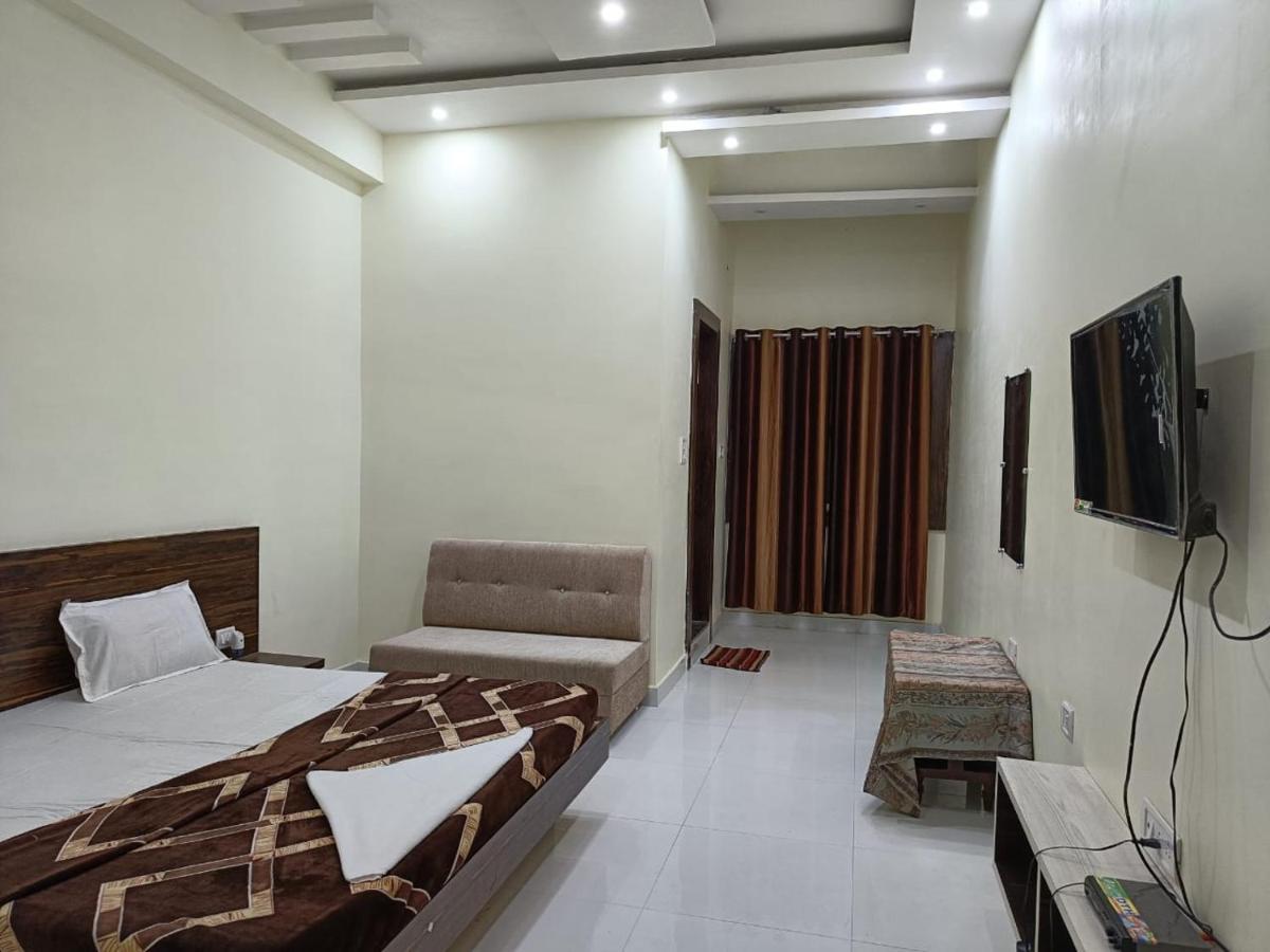 Hotel Parag Palace Jabalpur Esterno foto
