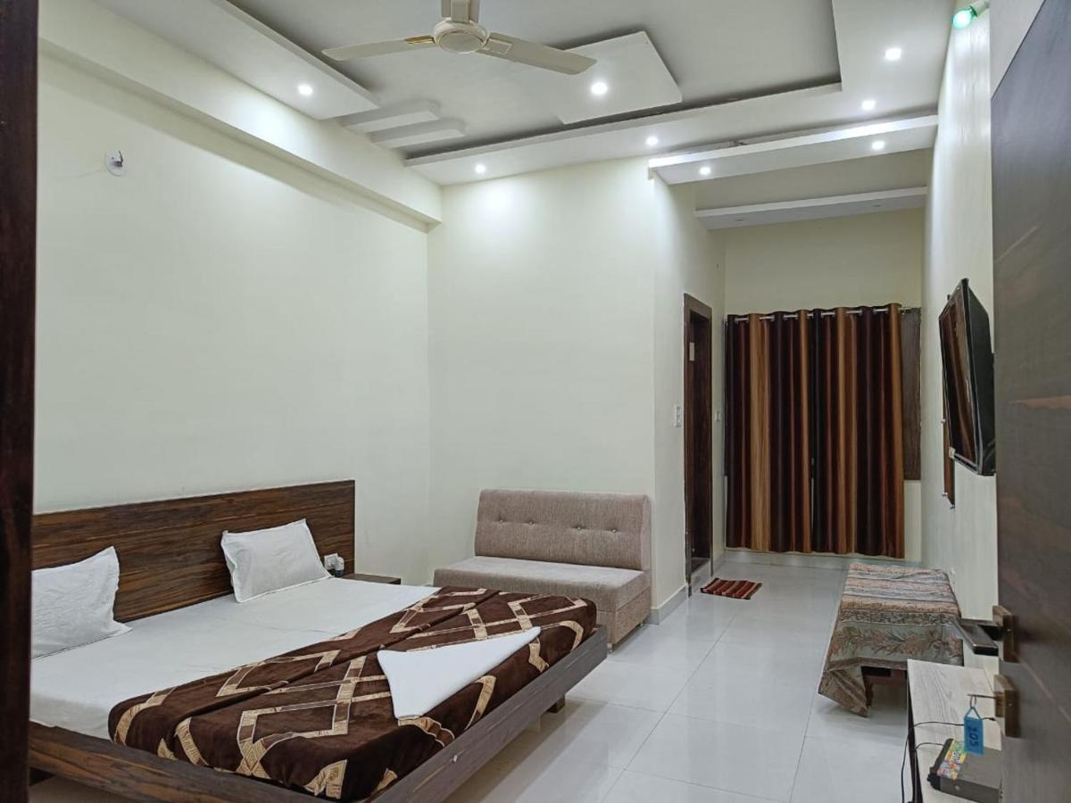Hotel Parag Palace Jabalpur Esterno foto