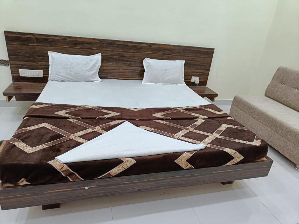 Hotel Parag Palace Jabalpur Esterno foto